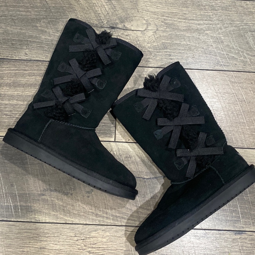 Koolaburra boots kids